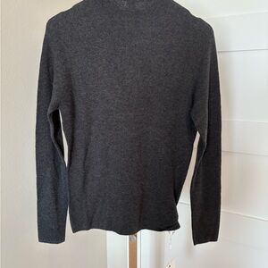 100% cashmere Women's Charcoal gray Sweater by Gouchijon. Size S. NWT